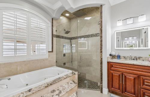 3br,3ba home near Downtown and Airport, Walk to the Stadium - Foto 37