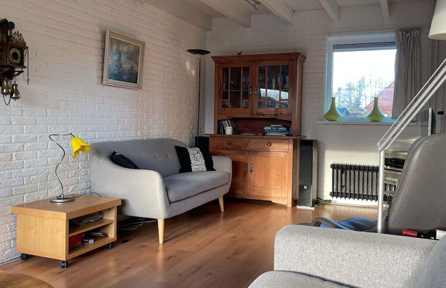 Chic Holiday Home in Noordwijkerhout near Lake - Photo 3