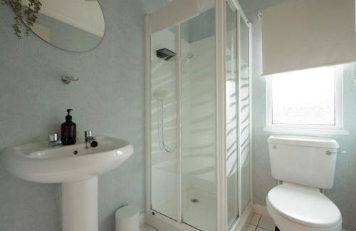 Sunset Lodge, River View & Log Burner - Foto 26