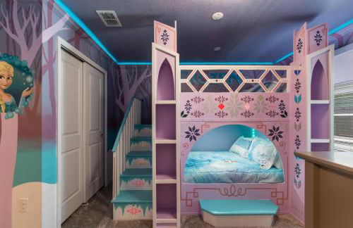 10 BR Home, Themed Rooms, Private Pool, in New Windsor Cay Resort - Foto 32