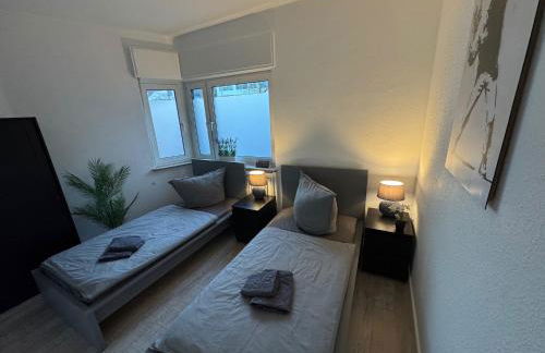 Frankfurter 21 Haus - 2 WE, 2 Küchen, 2 Bäder, 6 SZ, 19 Betten - Foto 7