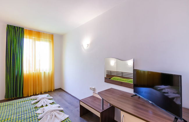 2 Bedroom Apartment in Dafinka Guest House - Photo 18