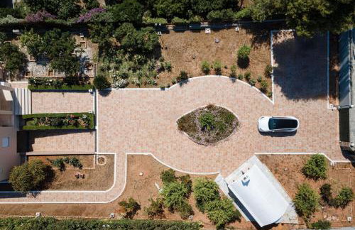 Eretria Luxurious Seafront Villa - Photo 8