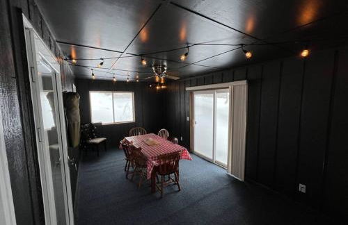 Lake Cabin; Renovated, Flat Lot, Dock, Sandy Beach, Many Games and Lake Toys! - Foto 25