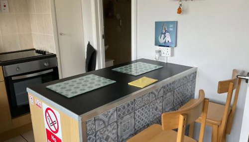 1st Floor Hillview 2 bedroomed Central Location No pets - Foto 3