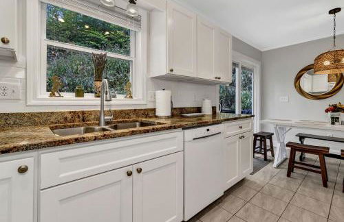 Spacious Mountain Retreat with Bonus Game Room Near Asheville, Barnardsville, NC - Foto 35