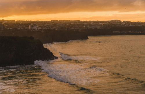 Panoramic Sea-View Family Appartment , Free Parking, Sleeps 6 , Walk to Beach, Station, & Town - Foto 10