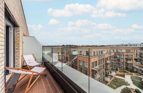 Step Free 2 Bed 2 bath Oasis FlatIClose to David Lloyd Gym with Fully Equipped Kitchen& Parking in DartfordIMins from station and 45 mins into Central London - Photo 41