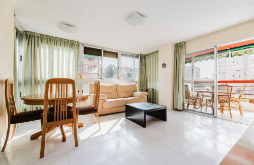 Piscina, terraza, espaciosa y buena energía - Photo 4