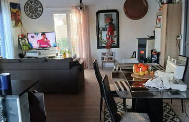 Maison confortable à Comps-la-Grand-Ville avec jardin - Photo 3