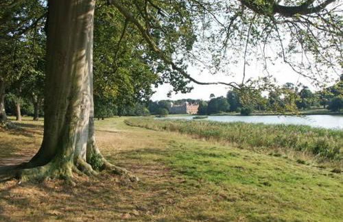 Walnut Tree Lodge - Photo 4