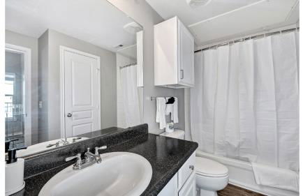 Cozy 1BD Near Walmart HQ with Long Stay Savings - Foto 8