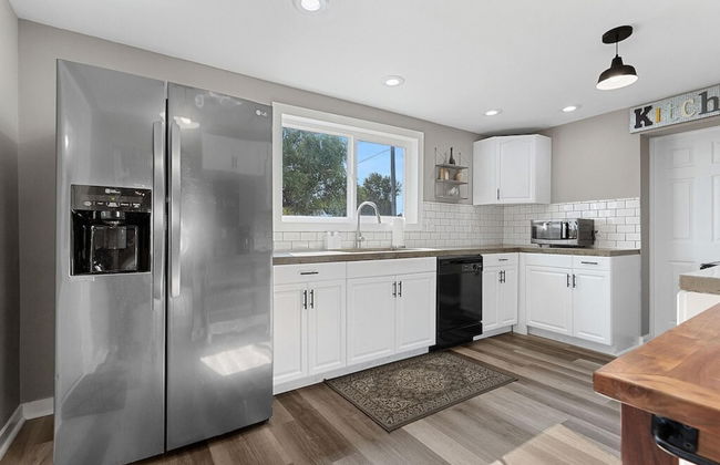 Lazy River Villa - Hottub Fenced Yard Sleeps 11 - Foto 1