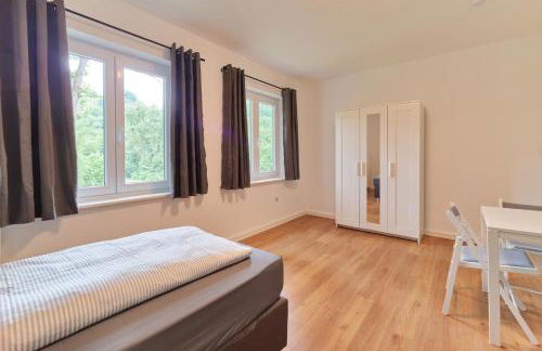 Monteurwohnungen in Trier - Parkplatz - Einzelbetten - Waschmaschine und Trockner - Foto 2