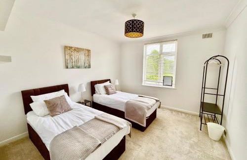 Entire 2 Bed First Floor Flat - Photo 10