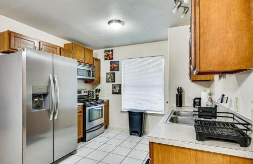 Patio and Hot Tub Home 6 Mi to Downtown Brownsville - Foto 8