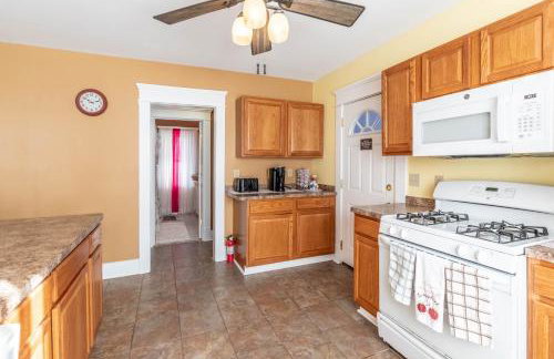 The Paradise House steps from the Heart of Hertel - Foto 8