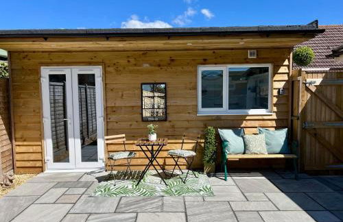 Mudeford Gem Accommdation - Photo 3