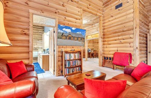 Liberty Pines - Lakefront Log Home, Swim Spa & Game Room - Photo 8