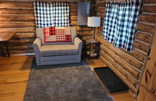 The Hideout - Cute and Quiet Rustic Cabin! - Foto 16