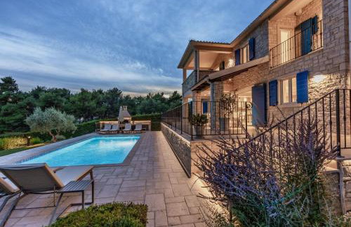 Holiday Home Romantische Villa mit Meerblick- Pool und Jacuzz by Interhome - Foto 4