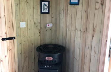 The Peacock Shepherds Hut at Hafoty Boeth - Photo 46