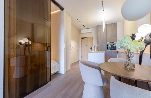 Omega Lake Prestige # 5 Private Pool & Jacuzzi & Sauna & Gym & Lake Access - Foto 16