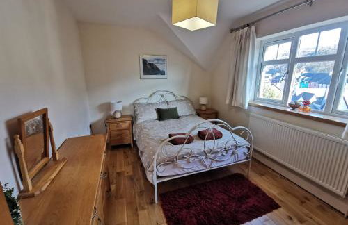 Unbeatable Llanberis Location, Detached with Parking, Snowdon Views. - Photo 2