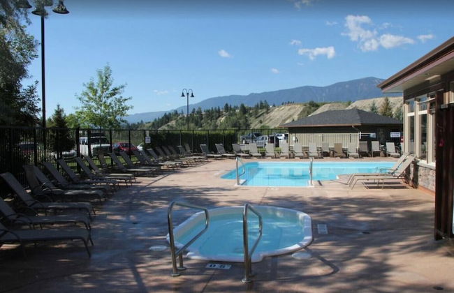 AMAZING 3Br Condo | Heated Pool & Hot Tub | Hm Theatre | Pool Table - Photo 25