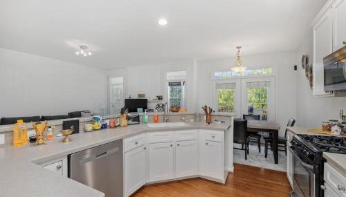 Spacious Townhouse near DC Airport Work Friendly - Foto 3