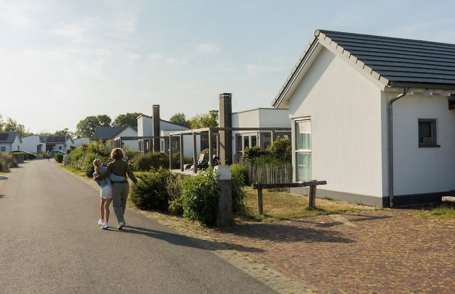 Detached Single Story Holiday Home Near the Sea - Photo 20