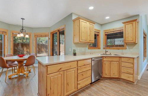 Bluebird Song Prime Flagstaff Location Outdoor Retreat with Fenced Yard and Firepit - Foto 12