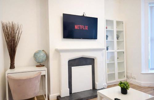 4 bedrooms 8 beds Wi-FI smart tv games room - Foto 2