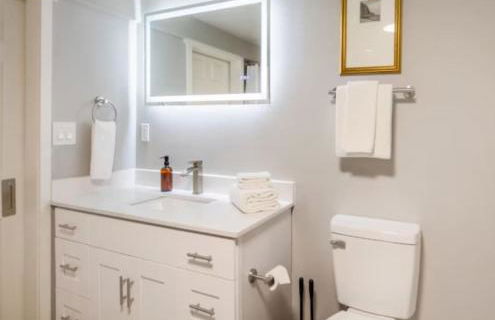 Modern Cozy Bright 2BR Lower Unit w private entry - Foto 16