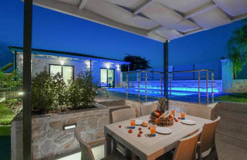 Lea Villa - Brand New Modern Villa - Photo 14