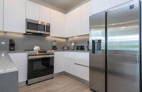 Comfortable home Near Disney & Private Pool 17414 - Foto 12