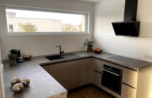 Airport-Messe Luxuswohnung, circa 10 Minuten entfernt 4 - Foto 18