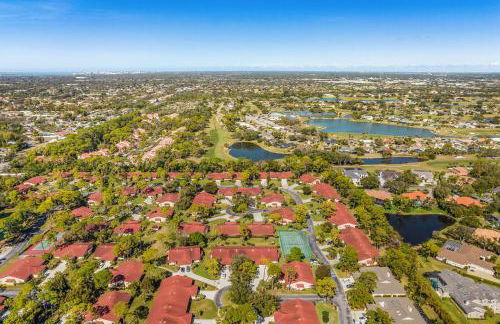 Tranquil Sarasota Retreat Near Beaches, Pool & Nature Escape - Timberwood Villa #183 - Roelens - Foto 40