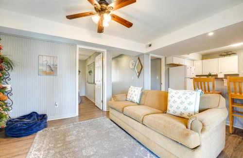 Lake Views and Community Perks Cape Fair Apartment! - Foto 4