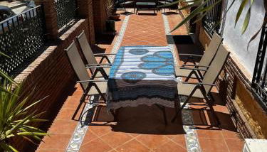 Gran casa cerca de la playa con 3 dormitorios en Pedregalejo - Photo 5