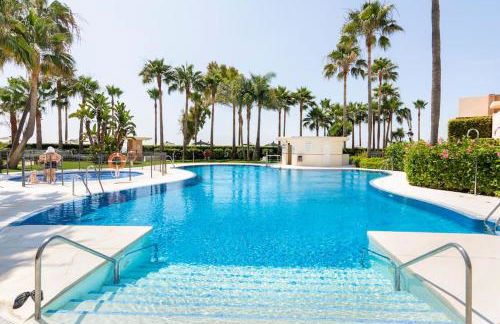 Apartamento lujo en primera línea de playa en Bahía de la Plata, Estepona - Photo 3