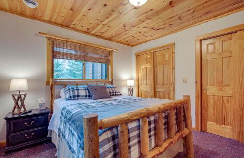 Lakefront Presque Isle Cabin with Private Dock - Foto 10