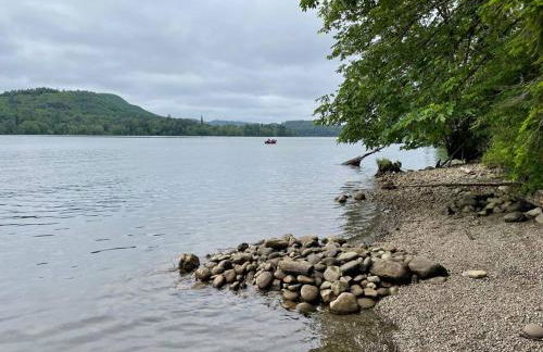 Romantic Cozy Cabin Walk to lake Hot tub Bikes Kayaks Grill - Foto 12