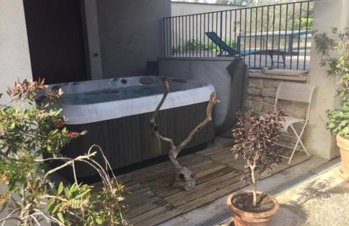 1 chambre 1 cuisine & salle d'eau privées avec piscine et jacuzzi - Foto 17