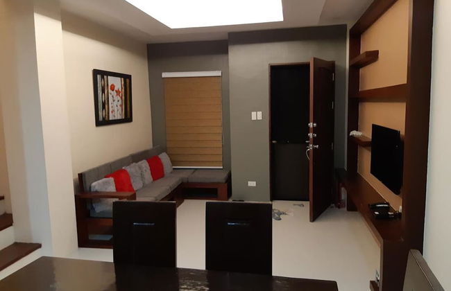 Restful 3BR Hillside Duplex - Foto 18