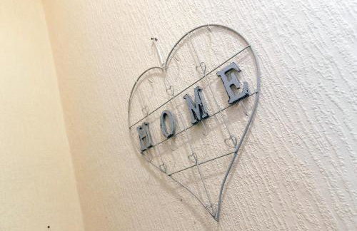 Charming and comfortable property by Our Home Short Stays very spacious with super fast WiFi close to the Metro Centre and Newcastle City Centre - Foto 25