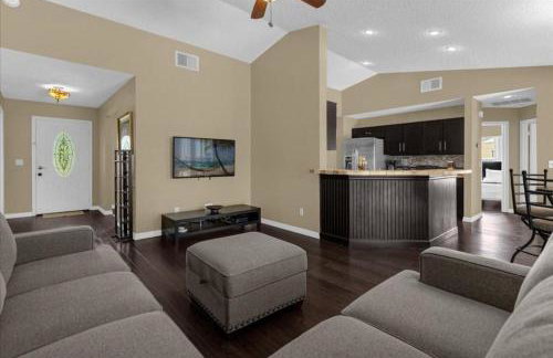 5Bd 2 Bath with Gameroom & Pool 1 story House - Foto 6