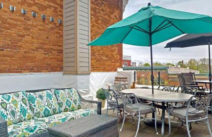 Luxury Downtown South Haven Condo With Rooftop Deck - Photo 31