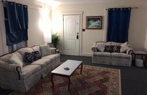 3 bedroom one bathroom townhouse - 20B Elm street Charlton Heights WV 25040 - Foto 1