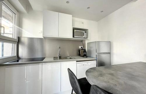 Superbe appartement avec terrasse centre-ville et plage à 5 min - Photo 3